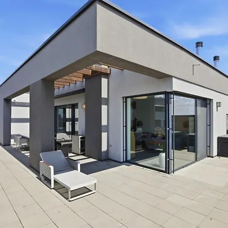 Cozy And Luxury Penthouse Apartamento Bratislava